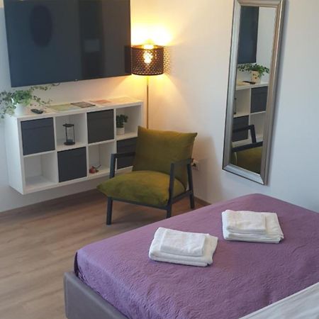 Studio Apartment Hana Пула Екстер'єр фото