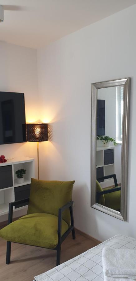 Studio Apartment Hana Пула Екстер'єр фото
